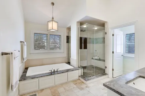 $1,650,000 | 2403 Old Glenview Road, Wilmette, IL 60091