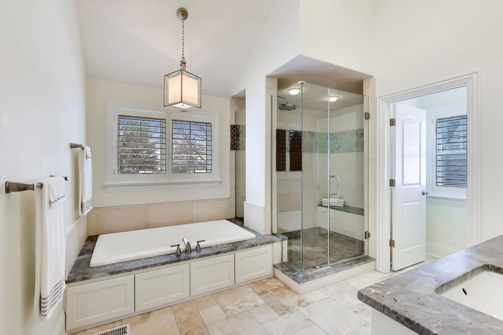 2403 Old Glenview Road Wilmette, IL 60091 - Photo 19 of 37