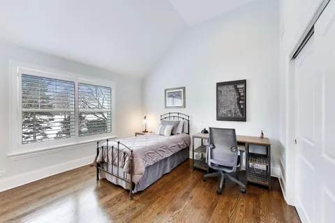 $1,650,000 | 2403 Old Glenview Road, Wilmette, IL 60091