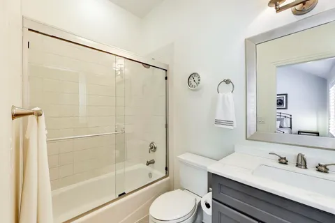 $1,650,000 | 2403 Old Glenview Road, Wilmette, IL 60091