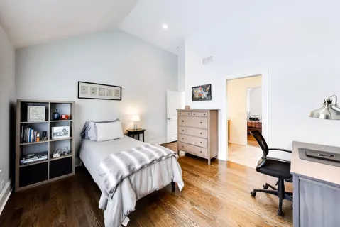 $1,650,000 | 2403 Old Glenview Road, Wilmette, IL 60091