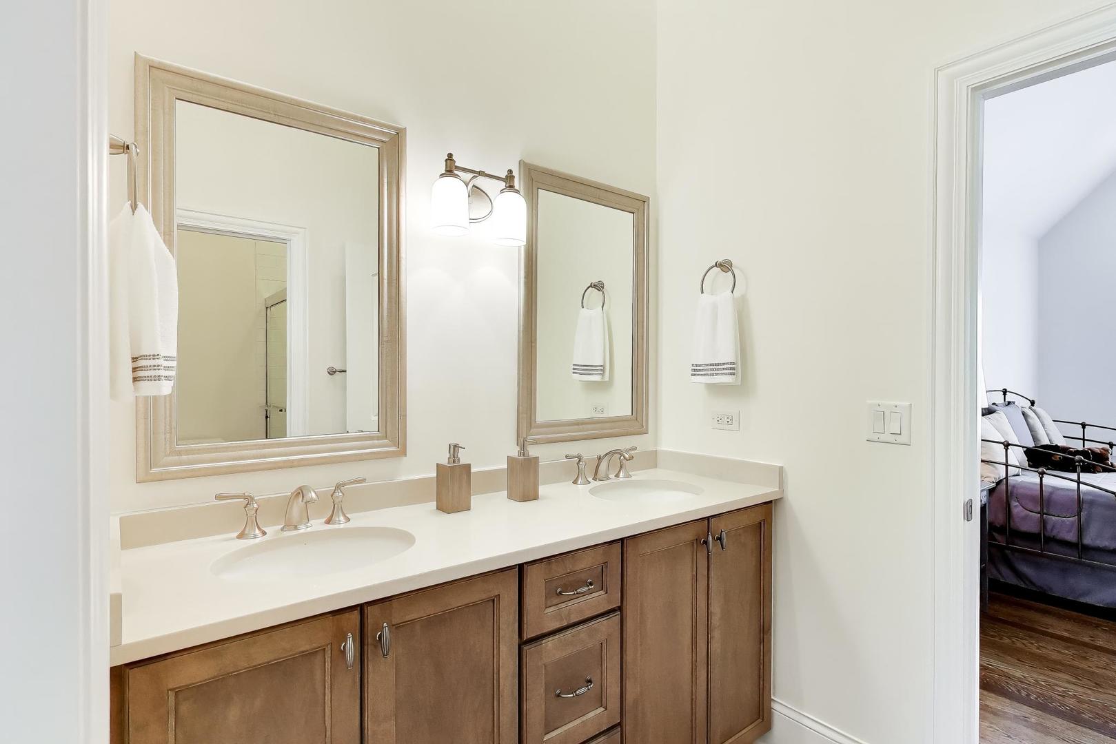 2403 Old Glenview Road Wilmette, IL 60091 - Photo 24 of 37