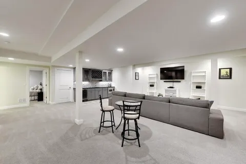 $1,650,000 | 2403 Old Glenview Road, Wilmette, IL 60091