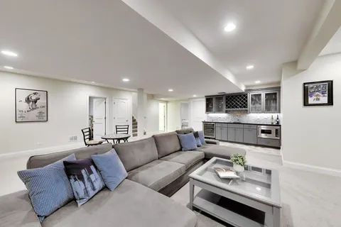 $1,650,000 | 2403 Old Glenview Road, Wilmette, IL 60091