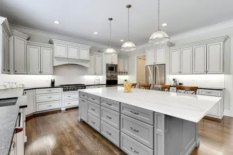 $1,650,000 | 2403 Old Glenview Road, Wilmette, IL 60091