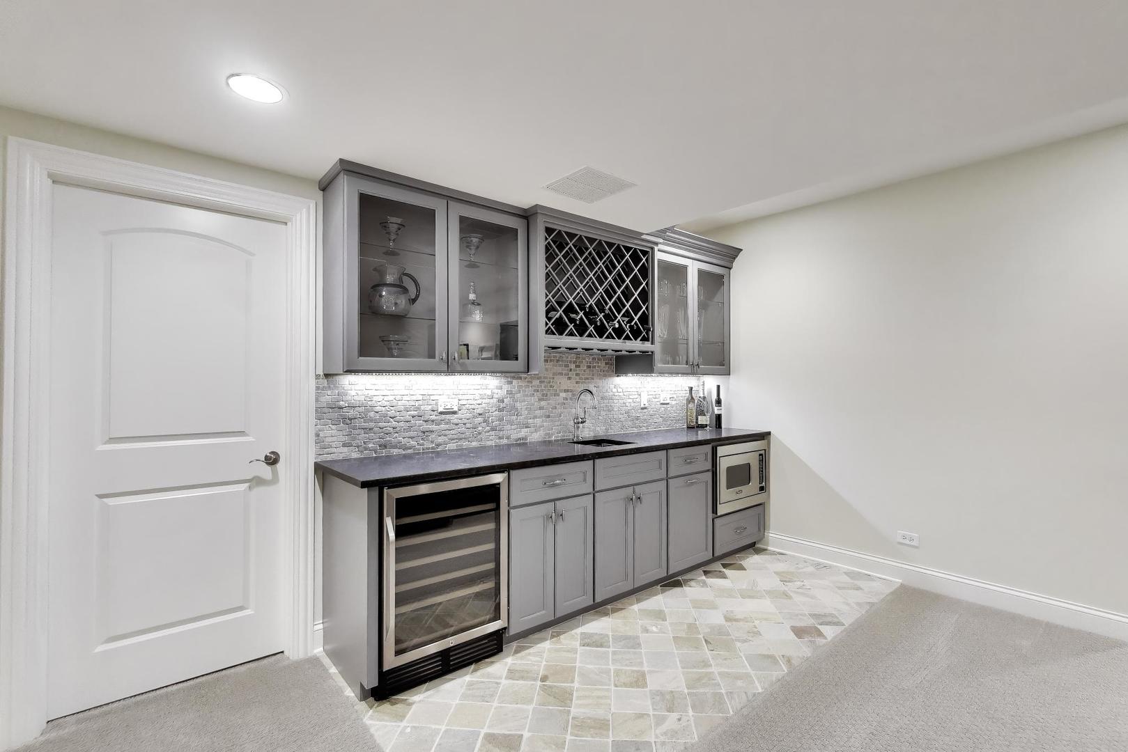 2403 Old Glenview Road Wilmette, IL 60091 - Photo 31 of 37