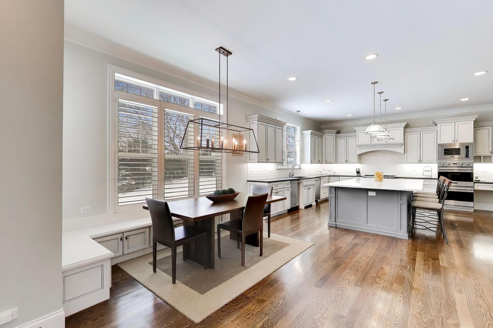 2403 Old Glenview Road Wilmette, IL 60091 - Photo 4 of 37