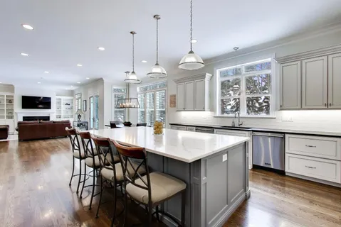 $1,650,000 | 2403 Old Glenview Road, Wilmette, IL 60091