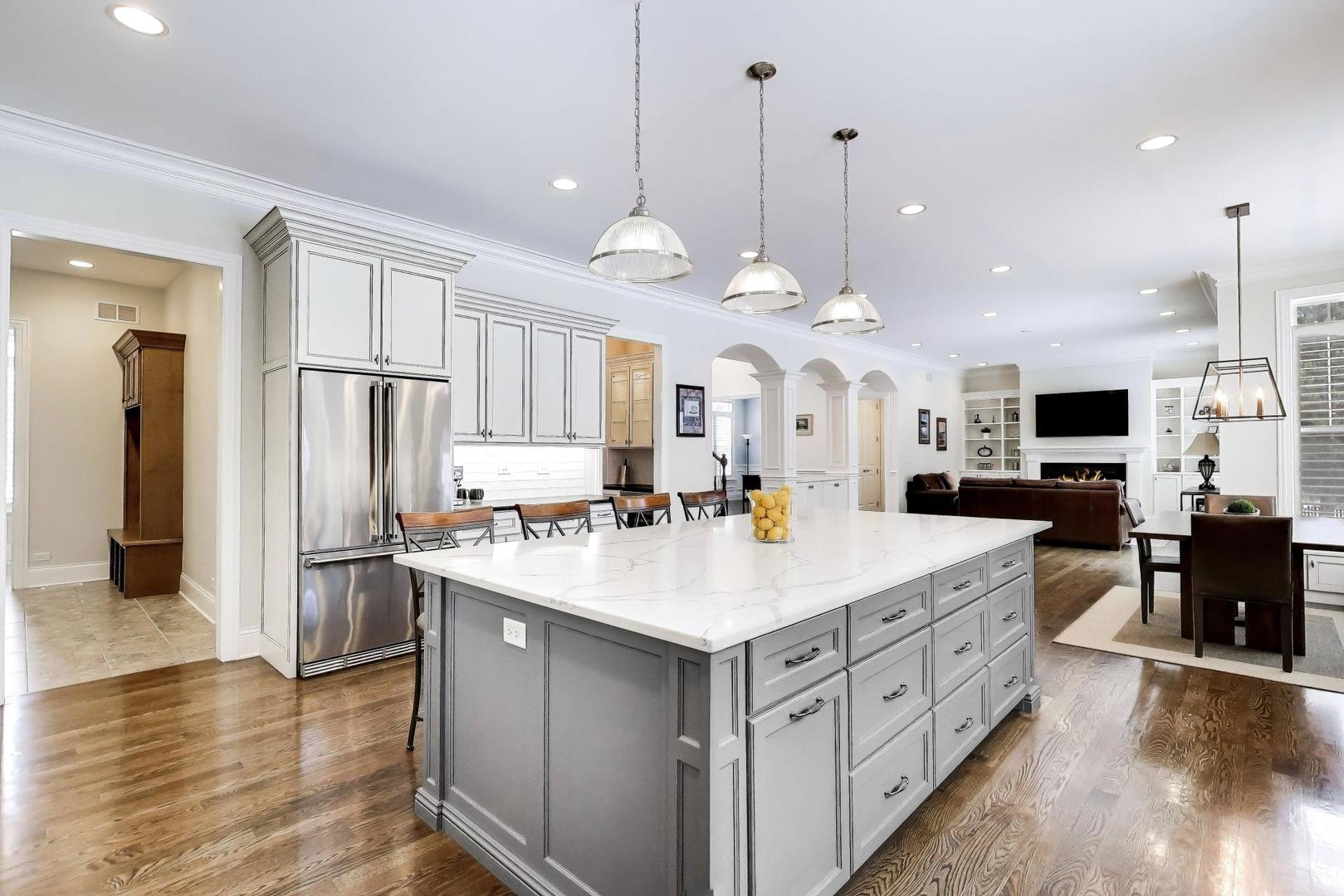 2403 Old Glenview Road Wilmette, IL 60091 - Photo 7 of 37