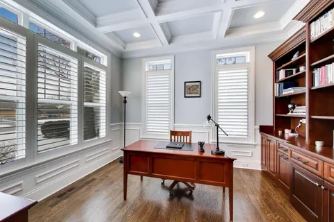 $1,650,000 | 2403 Old Glenview Road, Wilmette, IL 60091