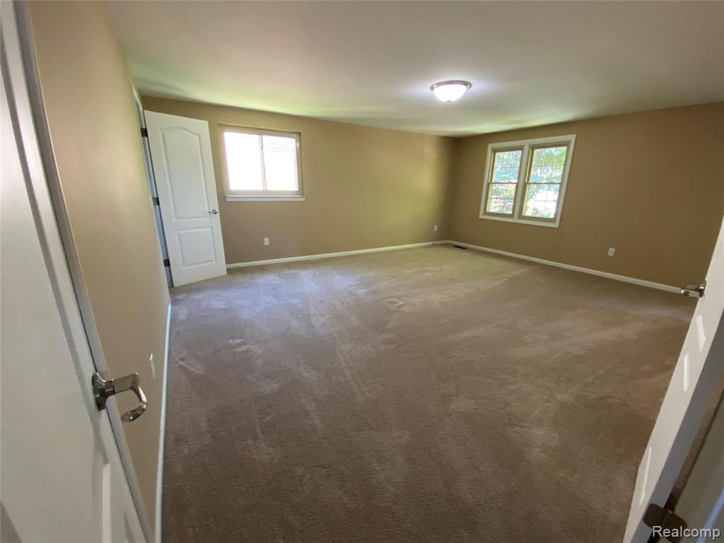 515 Plum Ridge Drive Rochester Hills, MI 48309 - Photo 26 of 46