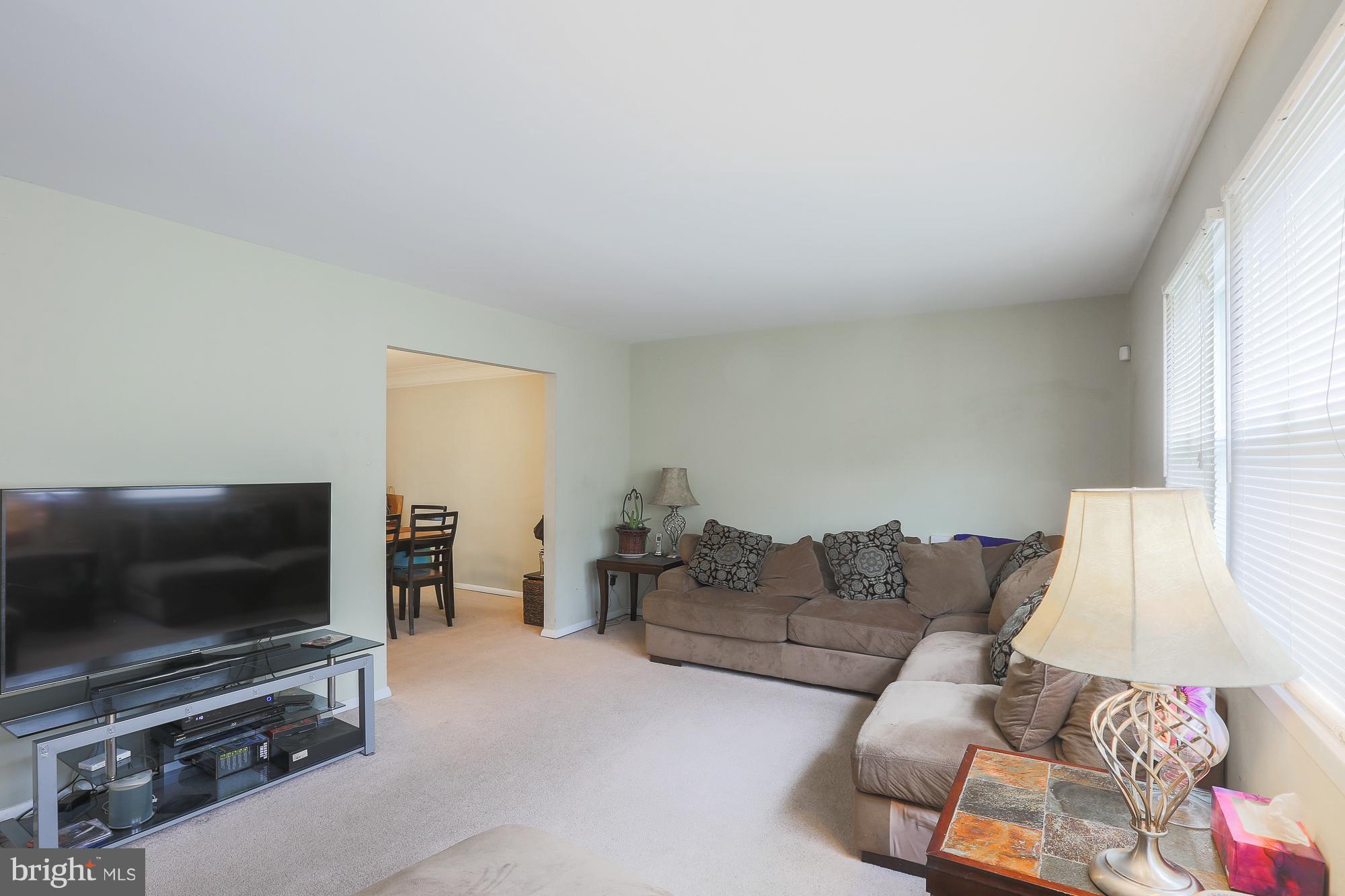 1920 Greengage Road Baltimore, MD 21244 - Photo 6 of 25 Living Room