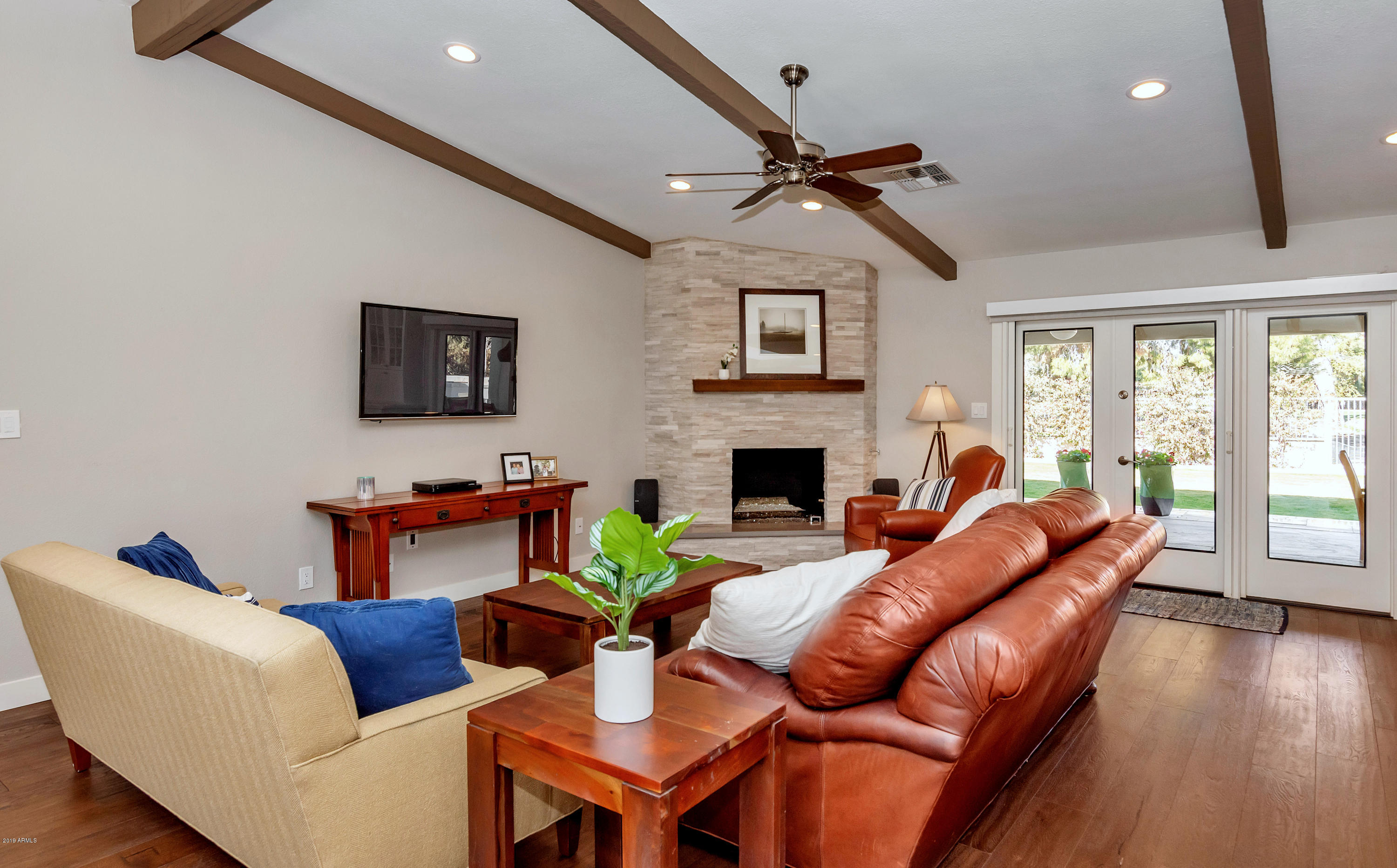 136 West Southern Hills Road Phoenix, AZ 85023 - Photo 12 of 39 Family Room