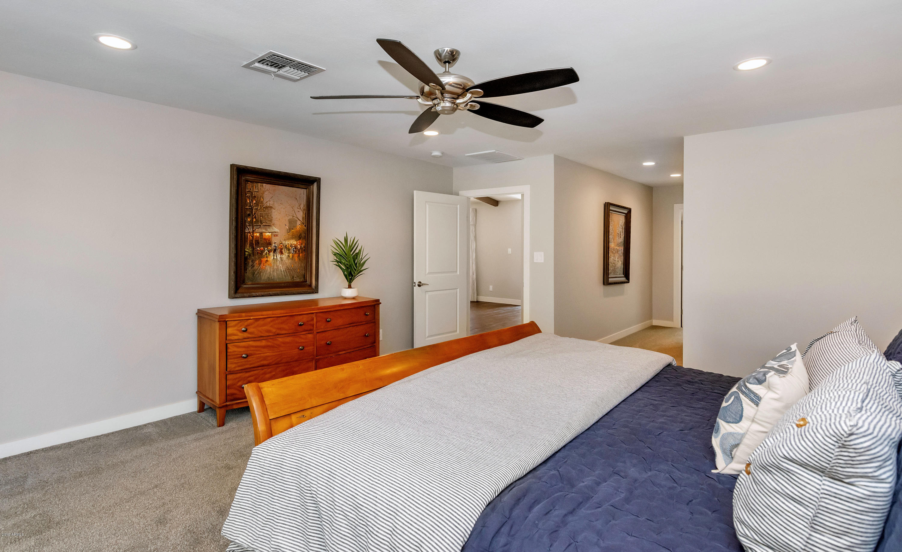 136 West Southern Hills Road Phoenix, AZ 85023 - Photo 15 of 39 Master Suite