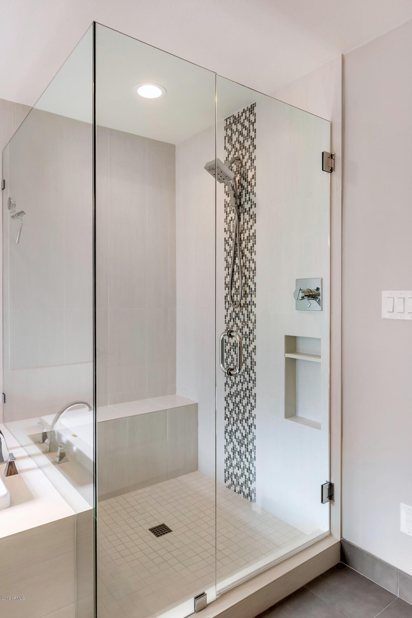 136 West Southern Hills Road Phoenix, AZ 85023 - Photo 17 of 39 Master Shower