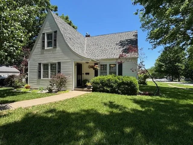 $279,500 | 217 South 5th Street, Burlington, KS 66839