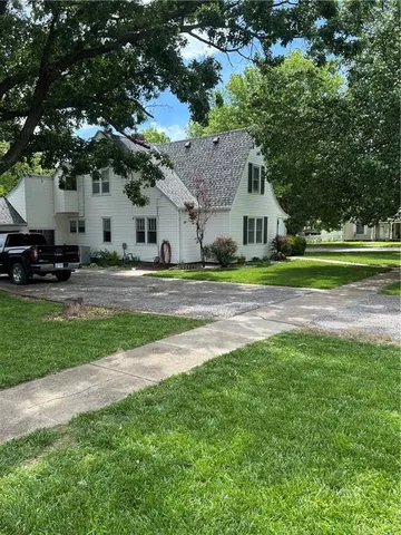 $279,500 | 217 South 5th Street, Burlington, KS 66839