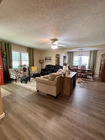 $279,500 | 217 South 5th Street, Burlington, KS 66839