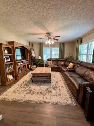 $279,500 | 217 South 5th Street, Burlington, KS 66839