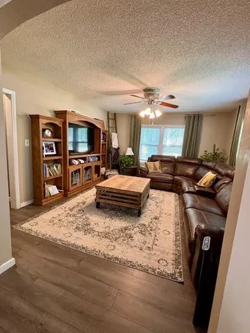 $279,500 | 217 South 5th Street, Burlington, KS 66839