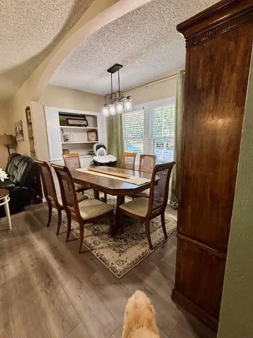 $279,500 | 217 South 5th Street, Burlington, KS 66839