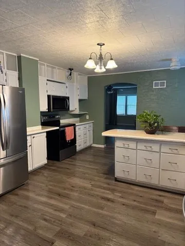 $279,500 | 217 South 5th Street, Burlington, KS 66839