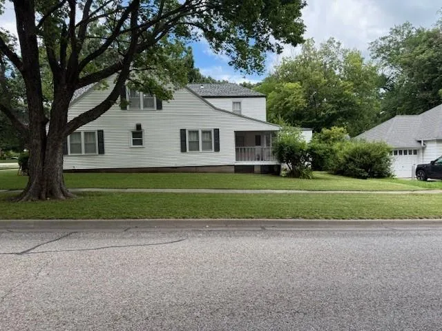 $279,500 | 217 South 5th Street, Burlington, KS 66839