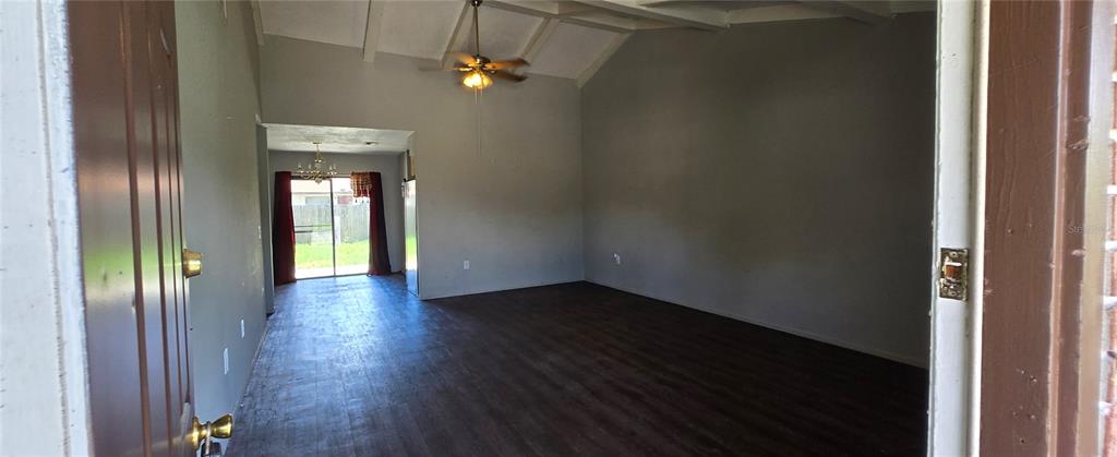 2021 Lake Buckeye Road Winter Haven, FL 33881 - Photo 4 of 37