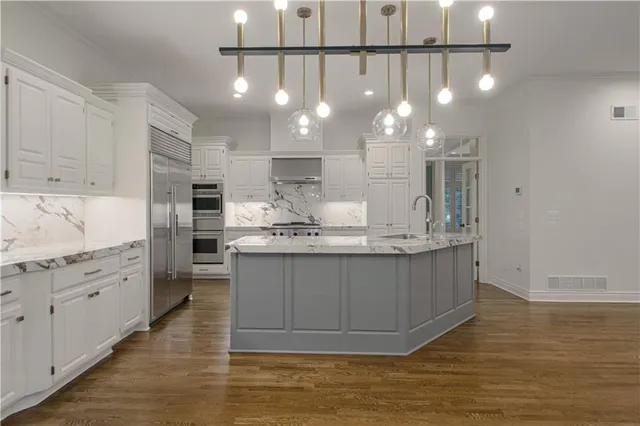 $849,900 | 4217 West 114th Street, Leawood, KS 66211