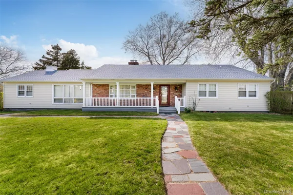 $1,300,000 | 4 Hampton Harbor Lane, Hampton Bays, NY 11946