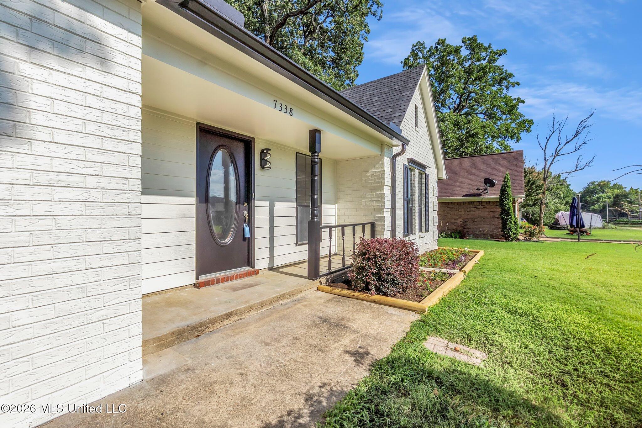 7338 Alexander Road Olive Branch, MS 38654 - Photo 4 of 36 Front Entry