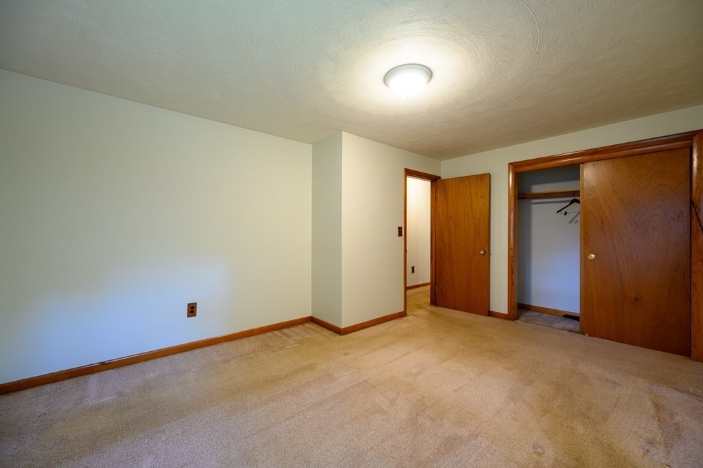 3 Stephen Drive Webster, MA 01570 - Photo 13 of 16