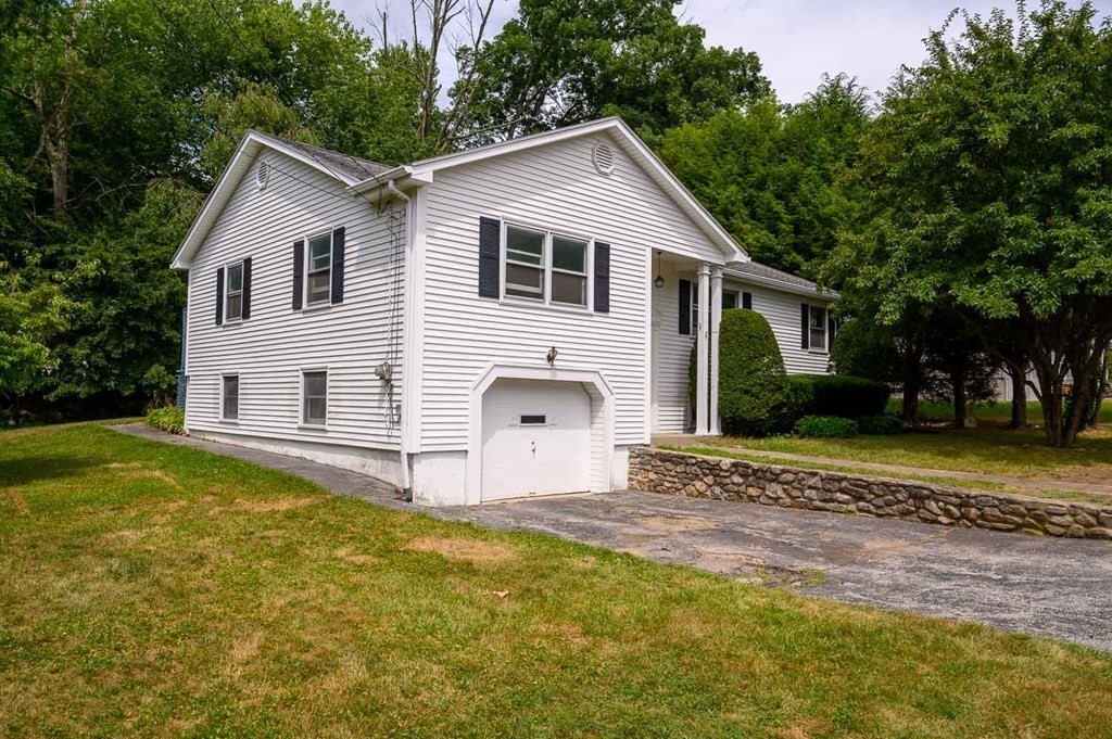 3 Stephen Drive Webster, MA 01570 - Photo 2 of 16