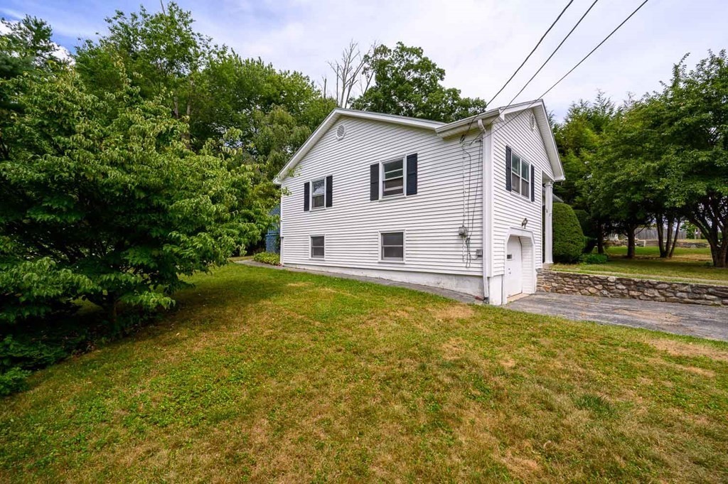 3 Stephen Drive Webster, MA 01570 - Photo 3 of 16