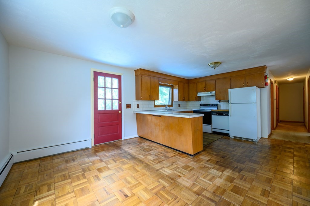 3 Stephen Drive Webster, MA 01570 - Photo 7 of 16