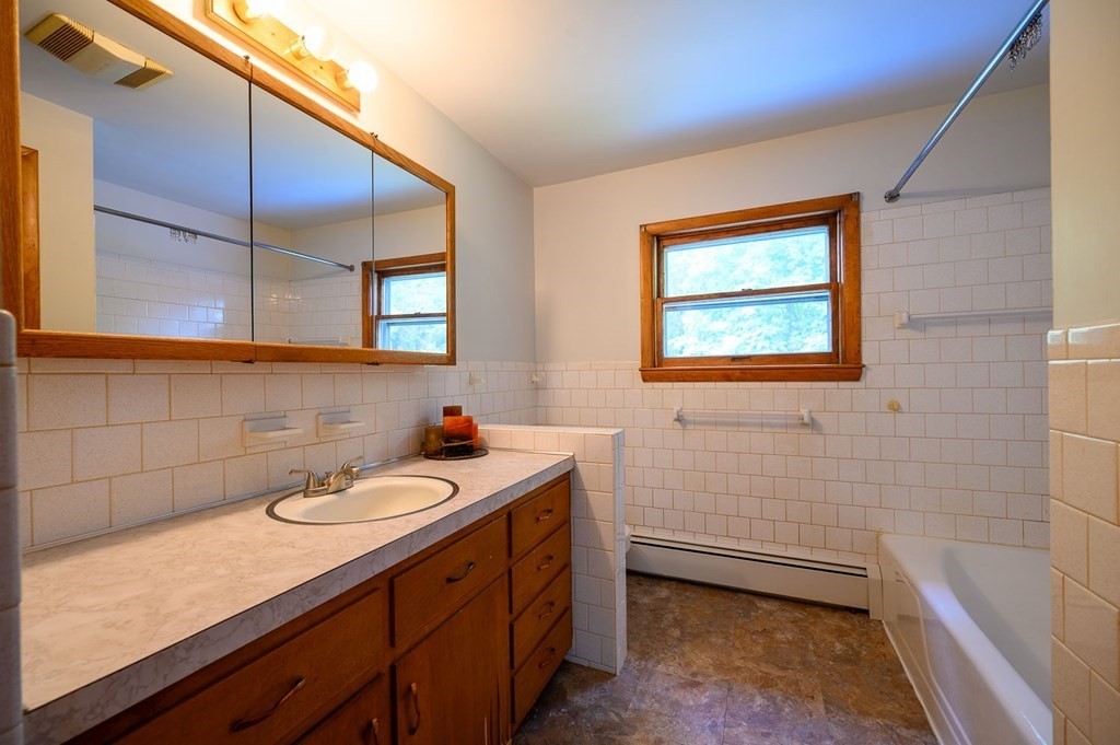 3 Stephen Drive Webster, MA 01570 - Photo 9 of 16