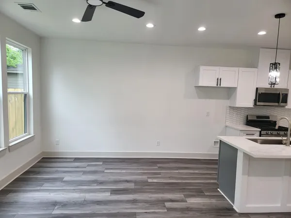 $1,875 | 4618 Davenport Street, Houston, TX 77051