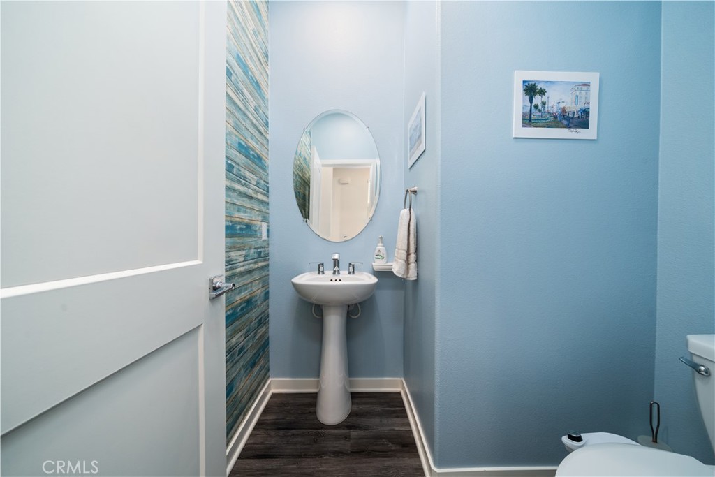 822 Mandarin Way Upland, CA 91786 - Photo 16 of 32 Guest bathroom on second floor
