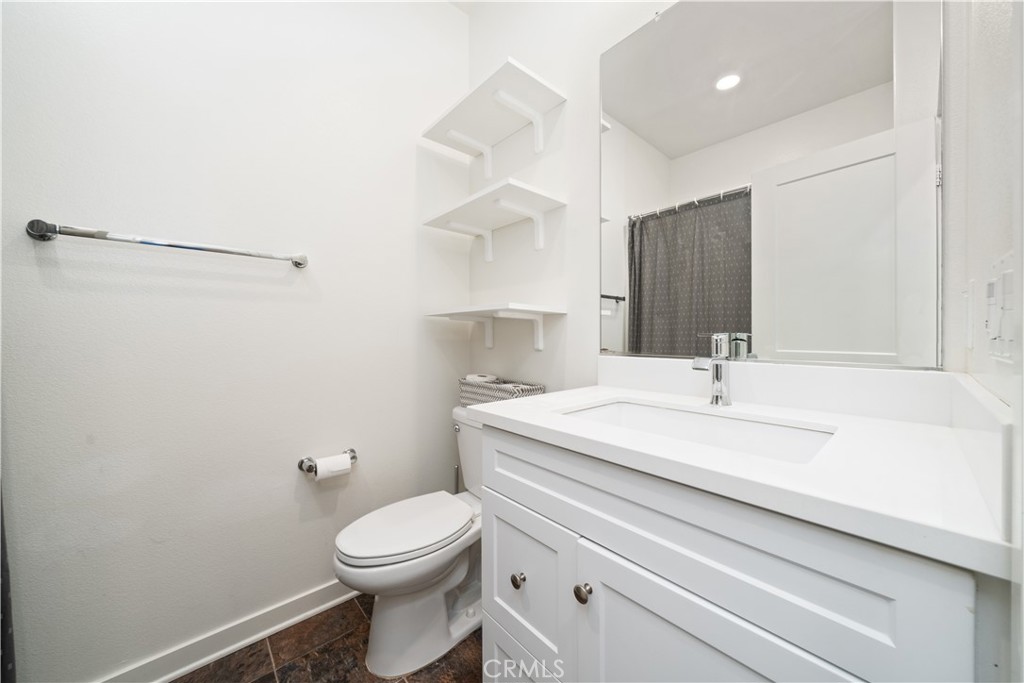822 Mandarin Way Upland, CA 91786 - Photo 20 of 32 Full bathroom upstairs