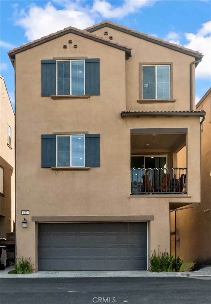 822 Mandarin Way Upland, CA 91786 - Photo 3 of 32 Tri level, with one bedroom and bathroom downstairs