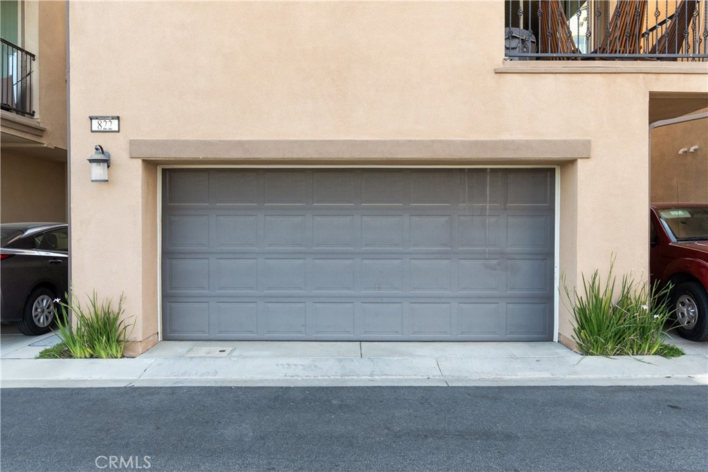 822 Mandarin Way Upland, CA 91786 - Photo 5 of 32 Two car garage