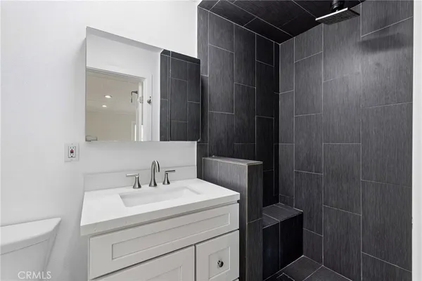 $2,750 | 21421 Stans Lane, Laguna Beach, CA 92651