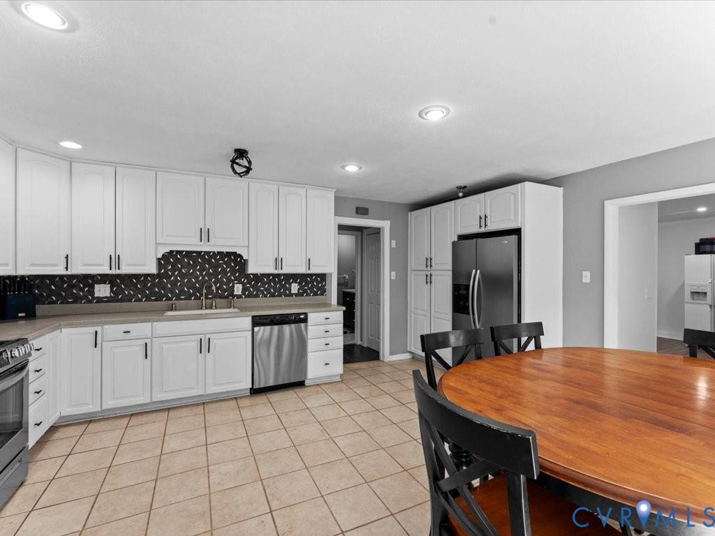 8601 Claypool Road North Chesterfield, VA 23236 - Photo 9 of 35 Gallery Image 9