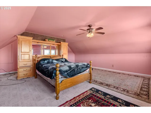 a view of entryway with a flower pot