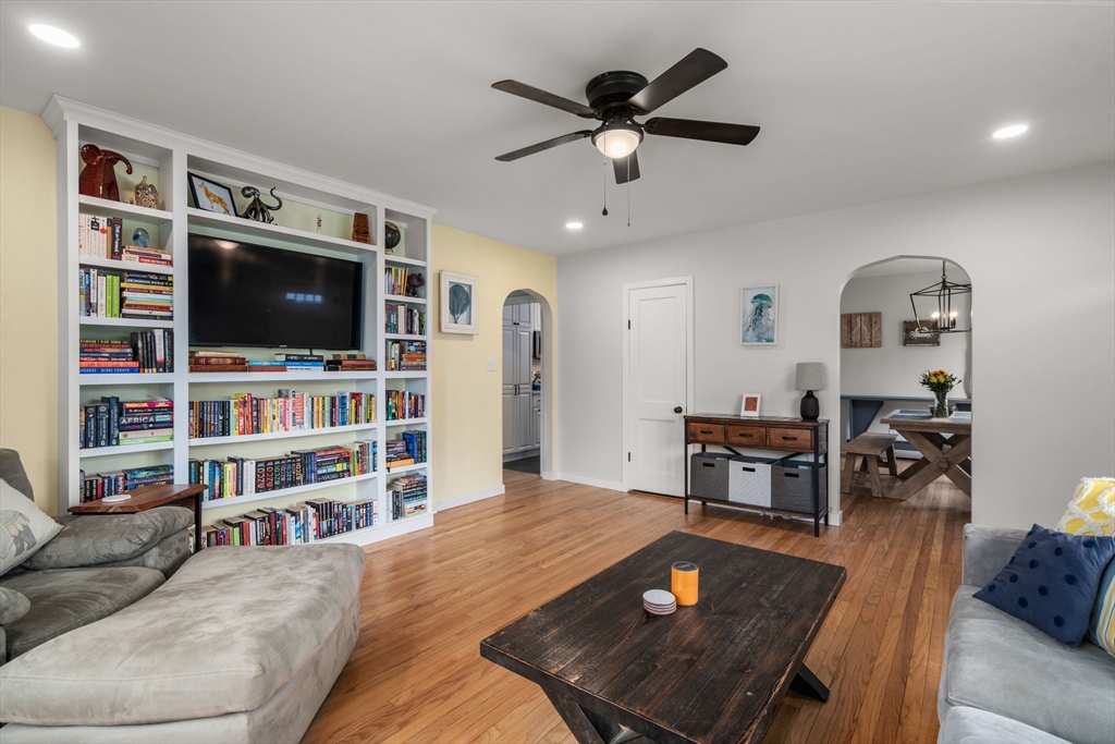 48 Charles Street Gardner, MA 01440 - Photo 4 of 20