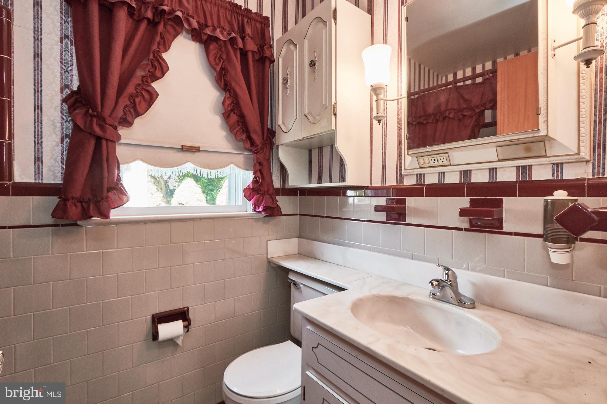 25625 Ridge Road Damascus, MD 20872 - Photo 10 of 18 Full bath