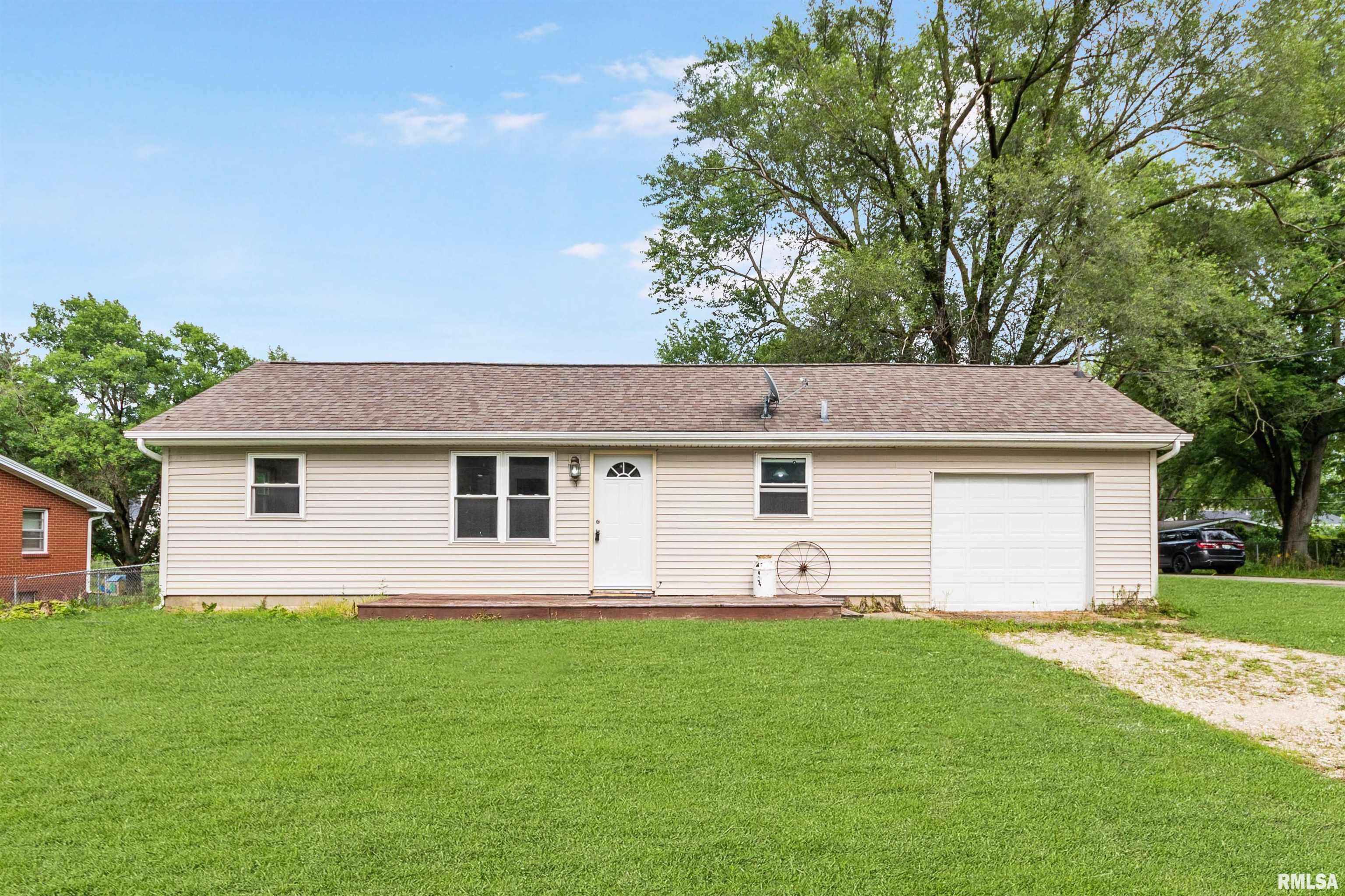 200 Theodore Street Washington, IL 61571 - Photo 1 of 36 Gallery Image 1