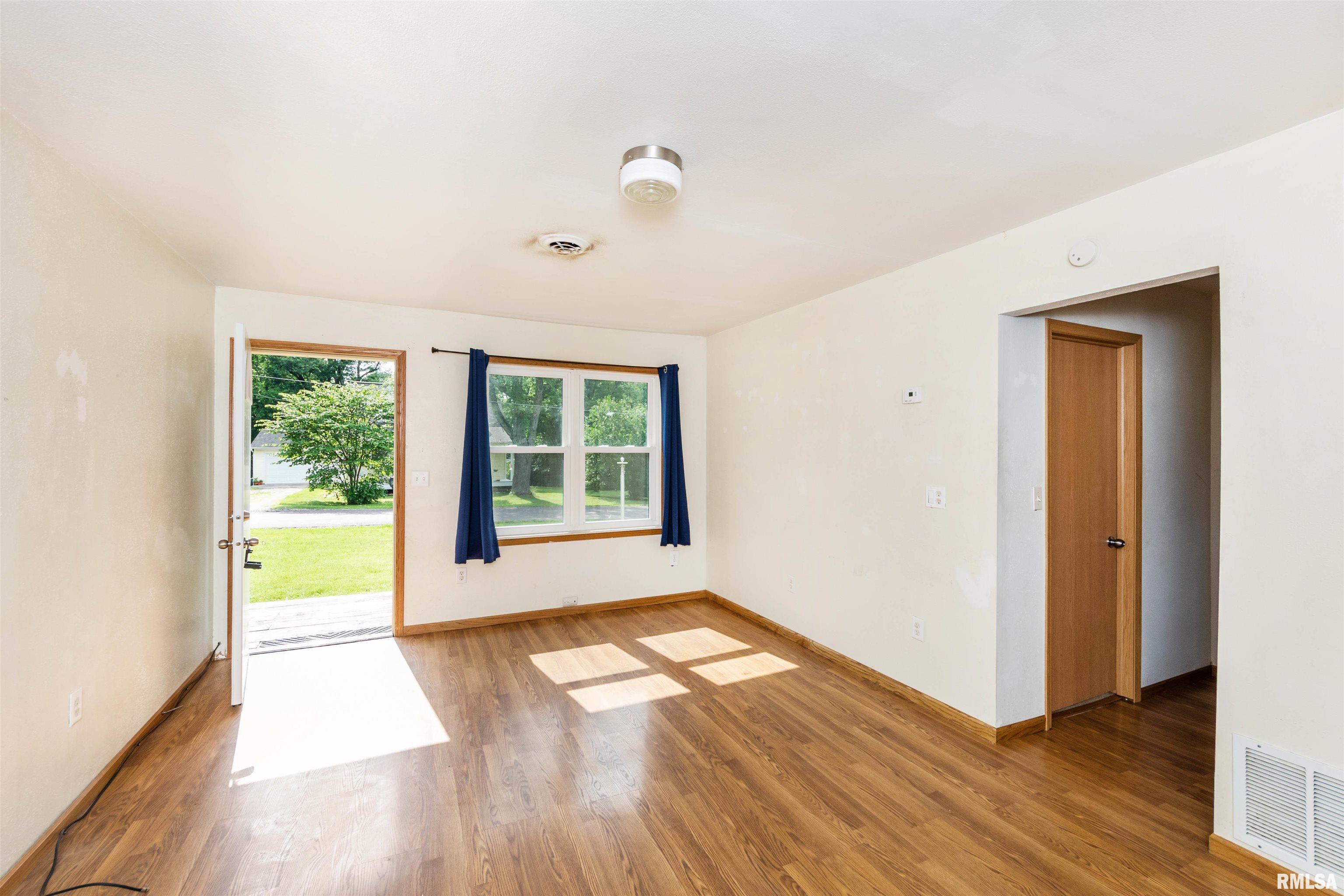 200 Theodore Street Washington, IL 61571 - Photo 3 of 36 Gallery Image 3