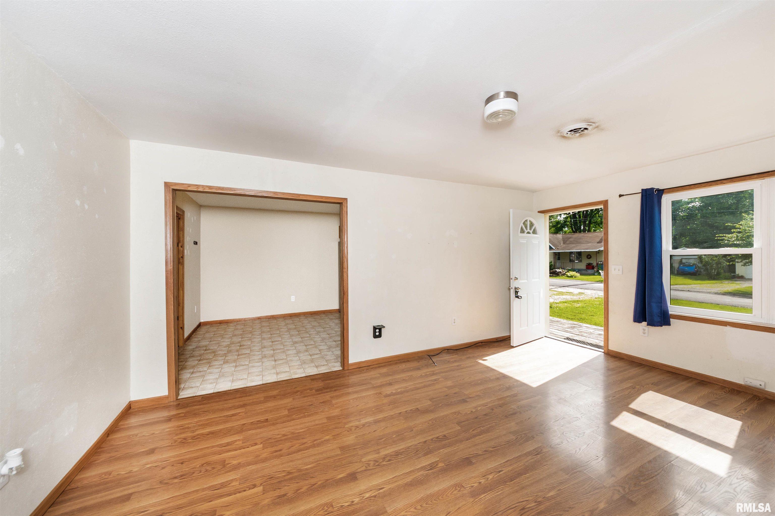 200 Theodore Street Washington, IL 61571 - Photo 4 of 36 Gallery Image 4