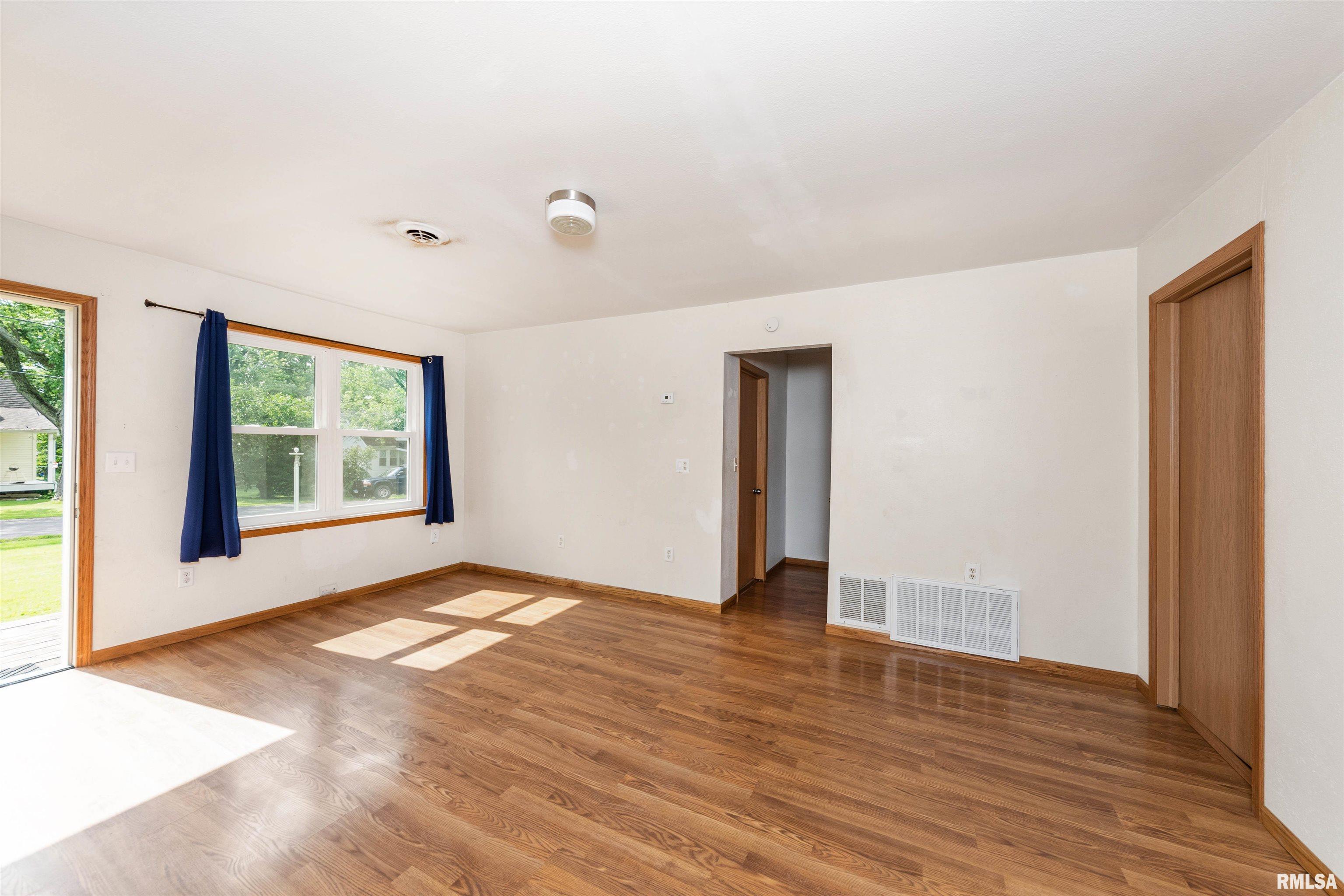200 Theodore Street Washington, IL 61571 - Photo 6 of 36 Gallery Image 6